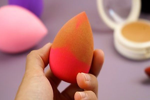 Cleaning Tips | ನೀವು ಬಳಸೋ beauty blender ತೊಳೆಯೋದಕ್ಕೂ ಒಂದು ವಿಧಾನ ಇದೆ! ತಿಳ್ಕೊಂಡು ಕ್ಲೀನ್ ಮಾಡಿ